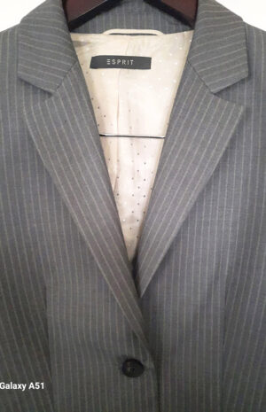 Veste grise a rayures